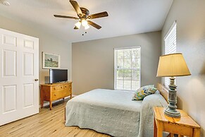 Walk to Boat Ramp: Dunnellon Home w/ Private Yard!