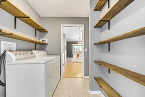 Walk to Boat Ramp: Dunnellon Home w/ Private Yard!