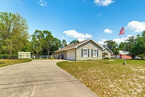 Walk to Boat Ramp: Dunnellon Home w/ Private Yard!