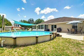 Walk to Boat Ramp: Dunnellon Home w/ Private Yard!