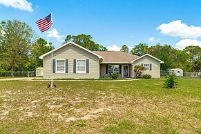 Walk to Boat Ramp: Dunnellon Home w/ Private Yard!
