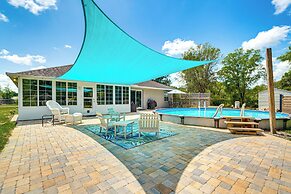 Walk to Boat Ramp: Dunnellon Home w/ Private Yard!