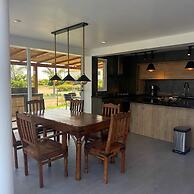 Hop Honolulu Exclusiva Oasis y Playa en Chincha
