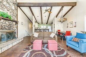 Half-mi to Midtown: Family Retreat w/ Mtn Views!