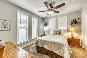 Half-mi to Midtown: Family Retreat w/ Mtn Views!