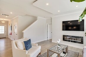 3 Mi to Umstead State Park: Home w/ Pool Access