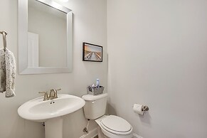 3 Mi to Umstead State Park: Home w/ Pool Access