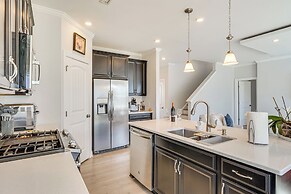 3 Mi to Umstead State Park: Home w/ Pool Access