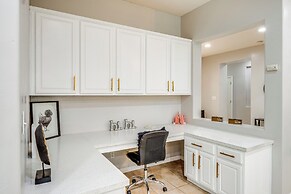 8 Mi to Beach Park: Bakersfield Gem w/ Yard!
