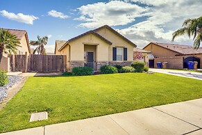 8 Mi to Beach Park: Bakersfield Gem w/ Yard!