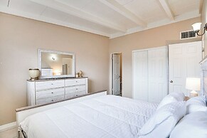 3 Mi to Downtown Tucson: Quiet Condo w/ Yard