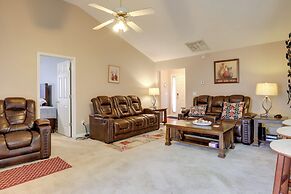 2 Mi to Heritage Park: Pet-friendly Mcdonough Home