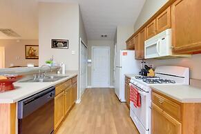 2 Mi to Heritage Park: Pet-friendly Mcdonough Home