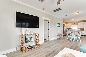 Walk to Crystal Beach: Coastal Getaway w/ Deck