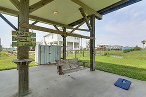 Walk to Crystal Beach: Coastal Getaway w/ Deck