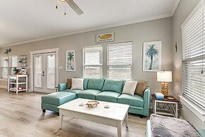 Walk to Crystal Beach: Coastal Getaway w/ Deck