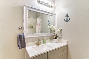 Walk to Crystal Beach: Coastal Getaway w/ Deck