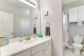 Walk to Crystal Beach: Coastal Getaway w/ Deck