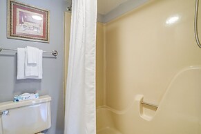 Patio + Pool Access: Wintergreen Resort Getaway!