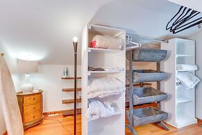 Vintage Farmhouse w/ Hot Tub in Larkspur