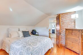 Vintage Farmhouse w/ Hot Tub in Larkspur