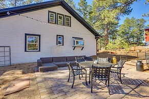 Vintage Farmhouse w/ Hot Tub in Larkspur