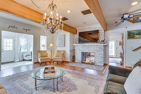 Vintage Farmhouse w/ Hot Tub in Larkspur