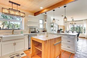 Vintage Farmhouse w/ Hot Tub in Larkspur
