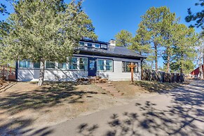 Vintage Farmhouse w/ Hot Tub in Larkspur