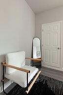 Chic & Cozy Philly Stay in City Center