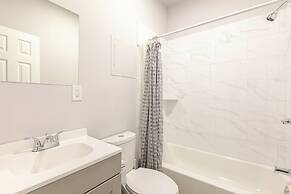 Chic & Cozy Philly Stay in City Center