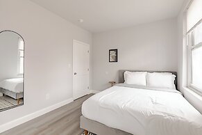Chic & Cozy Philly Stay in City Center