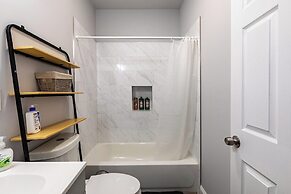 Chic & Cozy Philly Stay in City Center