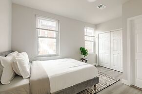 Chic & Cozy Philly Stay in City Center