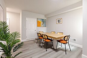 Chic & Cozy Philly Stay in City Center