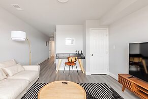 Chic & Cozy Philly Stay in City Center