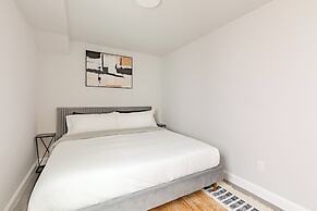 Chic & Cozy Philly Stay in City Center