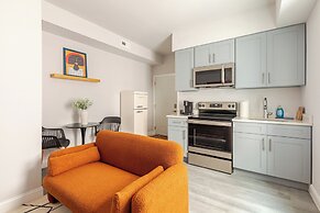 Chic & Cozy Philly Stay in City Center