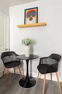 Chic & Cozy Philly Stay in City Center