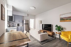 Chic & Cozy Philly Stay in City Center