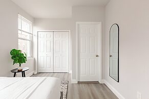 Chic & Cozy Philly Stay in City Center