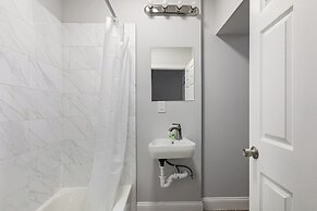 Chic & Cozy Philly Stay in City Center