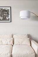 Chic & Cozy Philly Stay in City Center