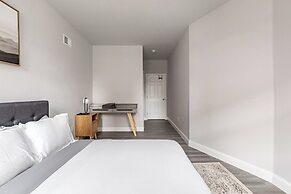 Chic & Cozy Philly Stay in City Center
