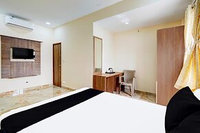 Super Hotel O Radha Residency