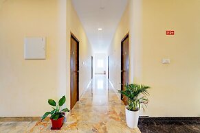 Super Hotel O Radha Residency