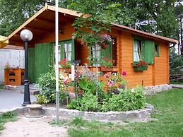 Single-storey Homes by the Lake, Jelen