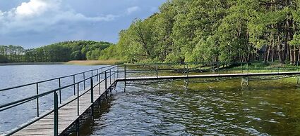 Single-storey Homes by the Lake, Jelen