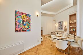 Saint Honore Luxury Apartment With AC