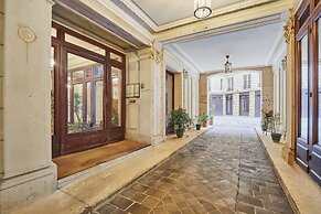 Saint Honore Luxury Apartment With AC